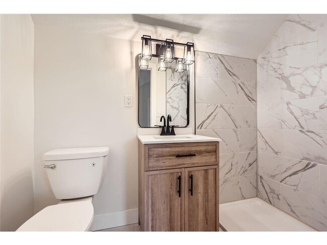 Building Photo - 1300 County Rd 6