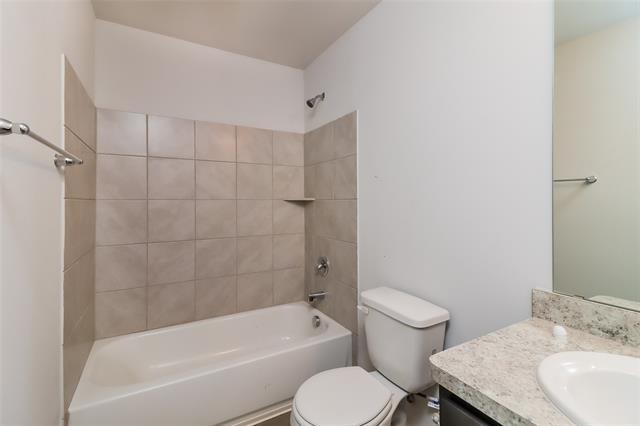 Building Photo - 7405 Skylight Dr