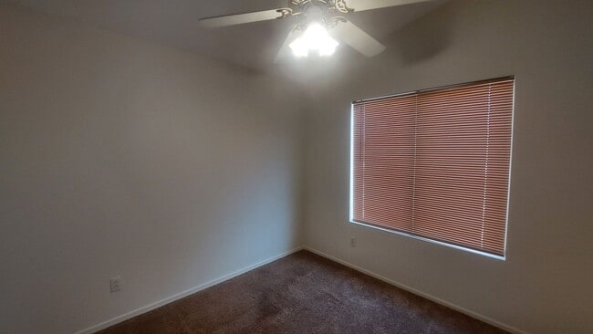 Building Photo - GORGEOUS GLENDALE HOME!