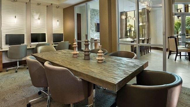 Building Photo - 4900 N 44th St