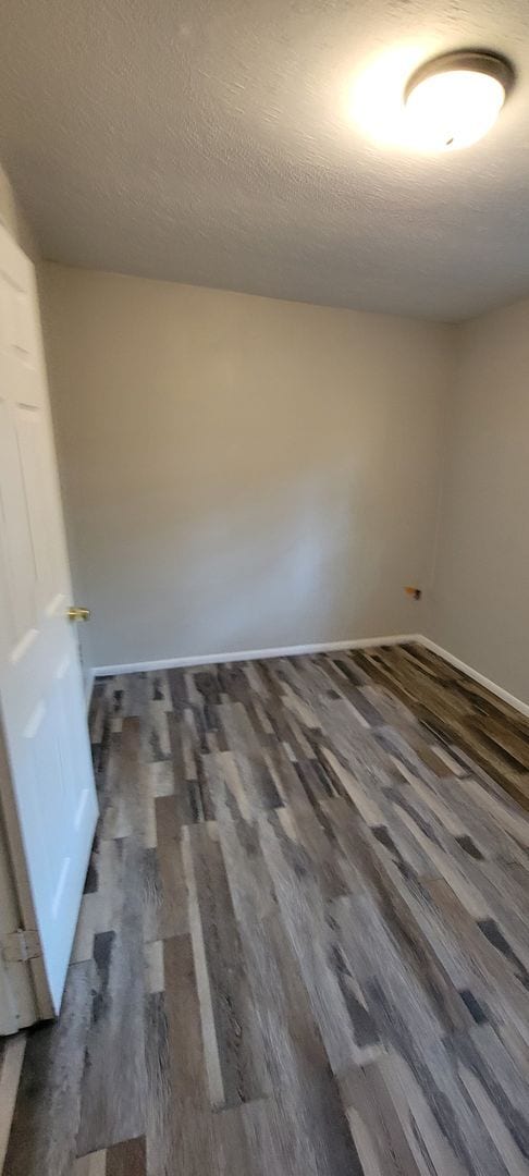 Building Photo - 2 BEDROOM 1 BATH DUPLEX CLOSE TO USF AND BUSCH GARDENS