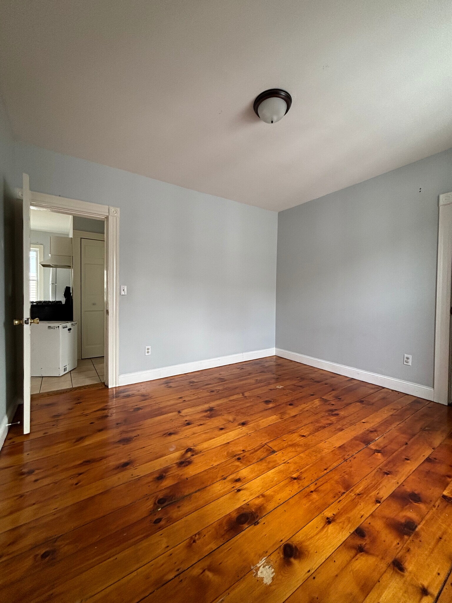 Building Photo - 33 1/2 Barclay St