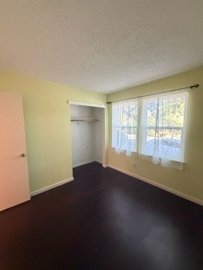 Building Photo - Charming 3 Bedroom + 2 Bathroom Half-Plex Near the American River in Fair Oaks: $2,375.00 + $100.00