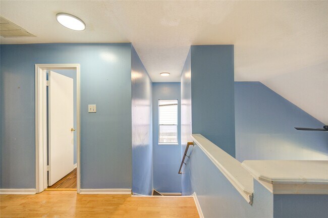 Building Photo - 10338 Timberloch Dr