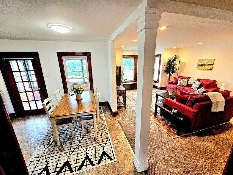 Building Photo - 223 Union Ave