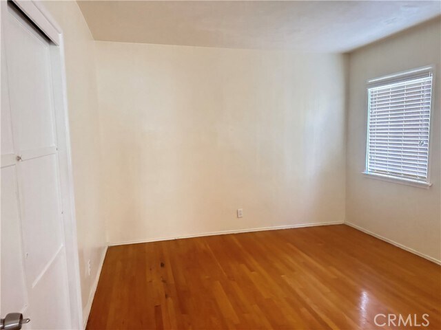 Building Photo - 1127 E Larkwood St