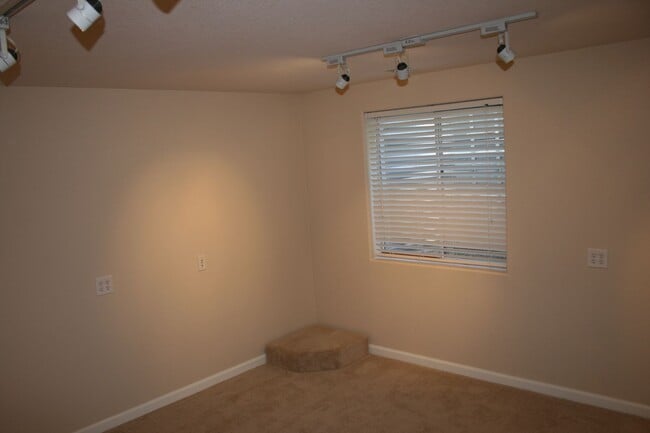 Building Photo - 10748 Appaloosa Ct