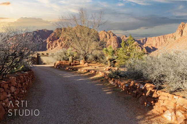 Building Photo - Beautiful Home in Kayenta