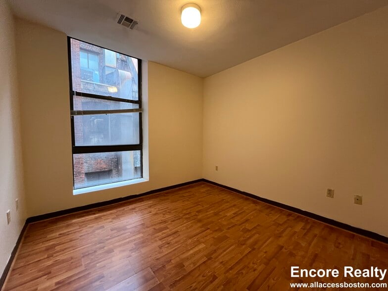 Building Photo - 81 Essex St