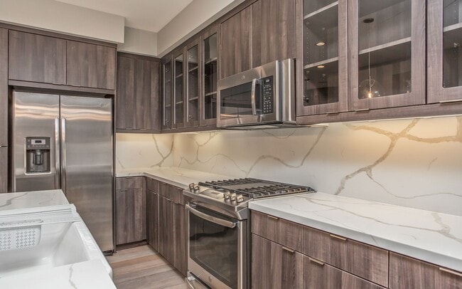 Building Photo - Beautiful contemporary design home in Bressi Ranch!