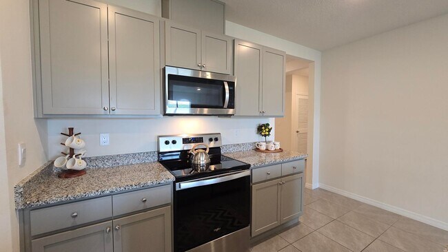 Building Photo - Beautiful 4 Bedroom, 2 bath home is Availa...