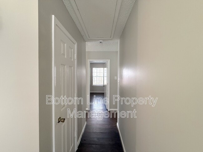 Building Photo - 11822 Stewarts Crossing Dr