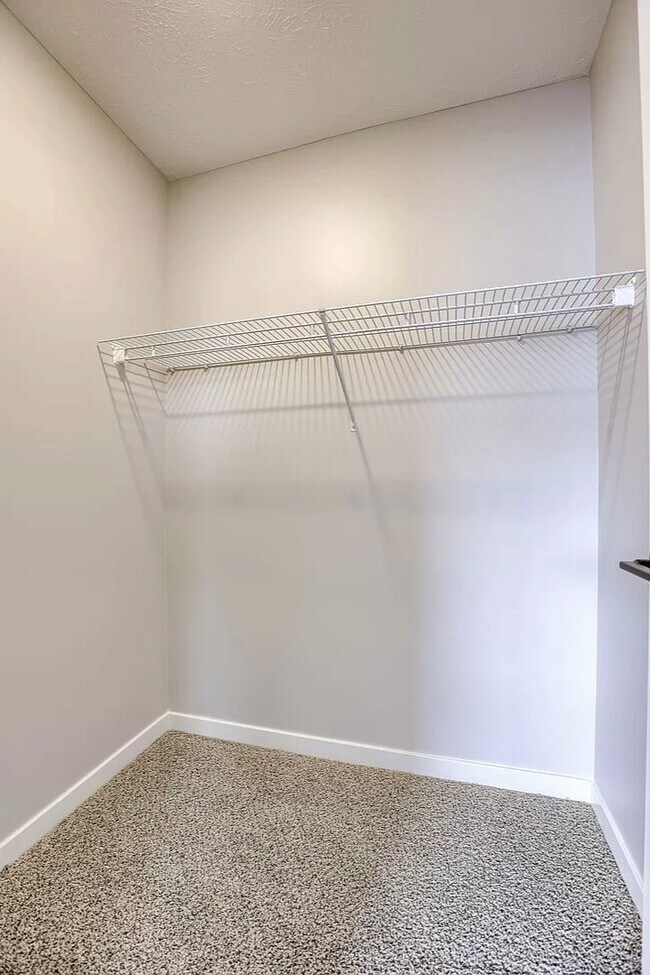 Building Photo - 20855 R Ct