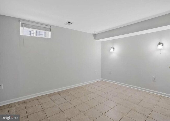 Building Photo - 2509 Oberlin Dr