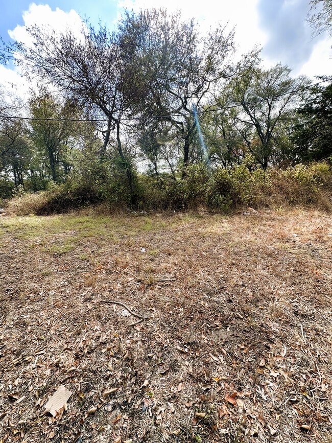 Building Photo - 103 Redbud Ct
