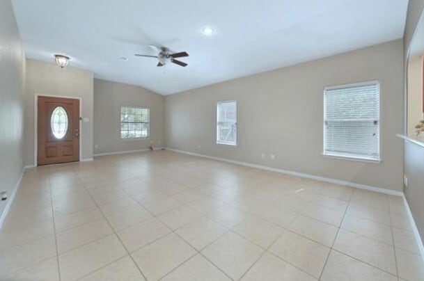 Building Photo - 622 W Newport Bend