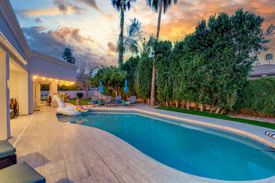 Building Photo - 6843 E Sheena Dr