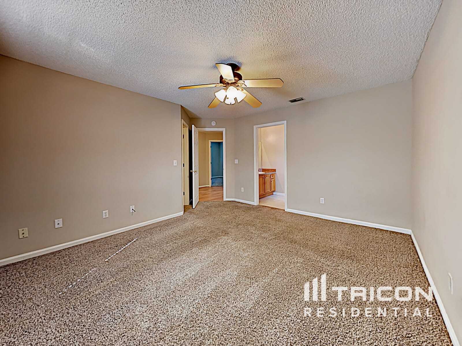 Building Photo - 4303 Hanging Moss Dr