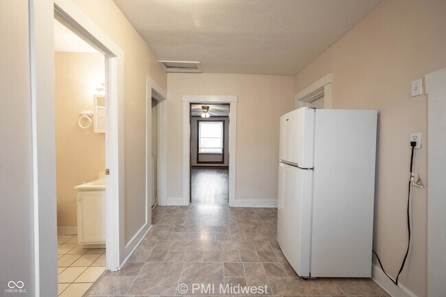 Building Photo - 411 S East St