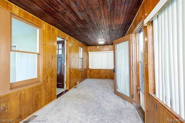 Building Photo - 26361 Parkington St