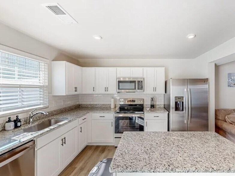 Building Photo - 6 Tidworth Dr