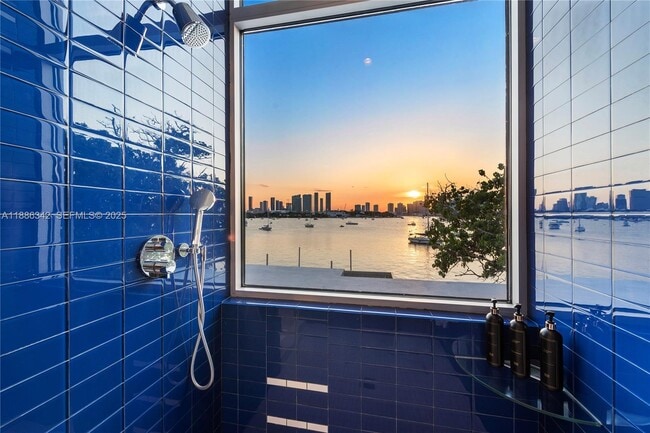 Building Photo - 440 S Hibiscus Dr