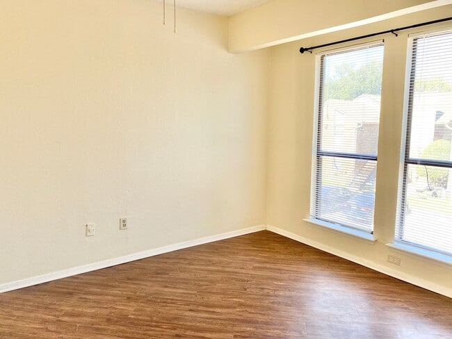 Building Photo - 1614 Pecan Chase Cir