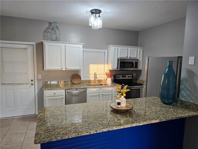 Building Photo - 31 Corinth Rd