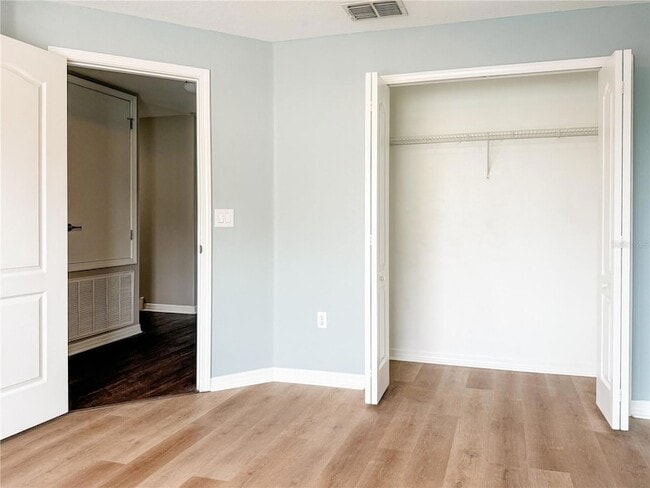 Building Photo - 10144 Arbor Run Dr