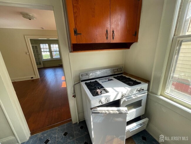 Building Photo - 308 S 3rd Ave