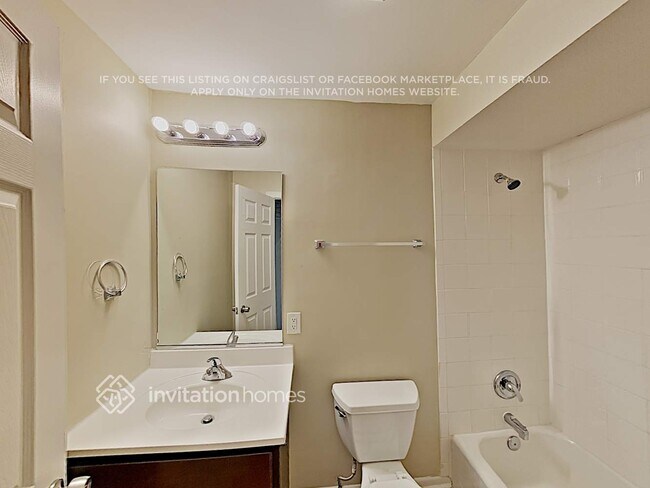 Building Photo - 15447 David Ln