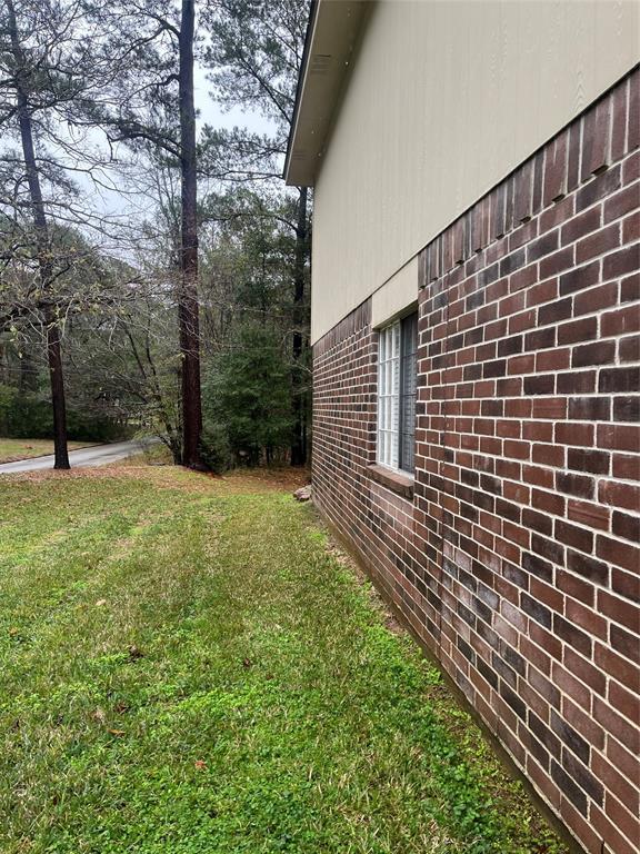 Building Photo - 302 Inverness Dr