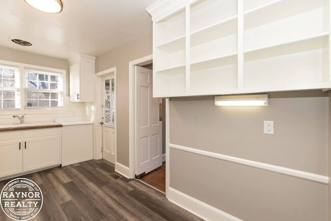 Building Photo - 433 Norvell St