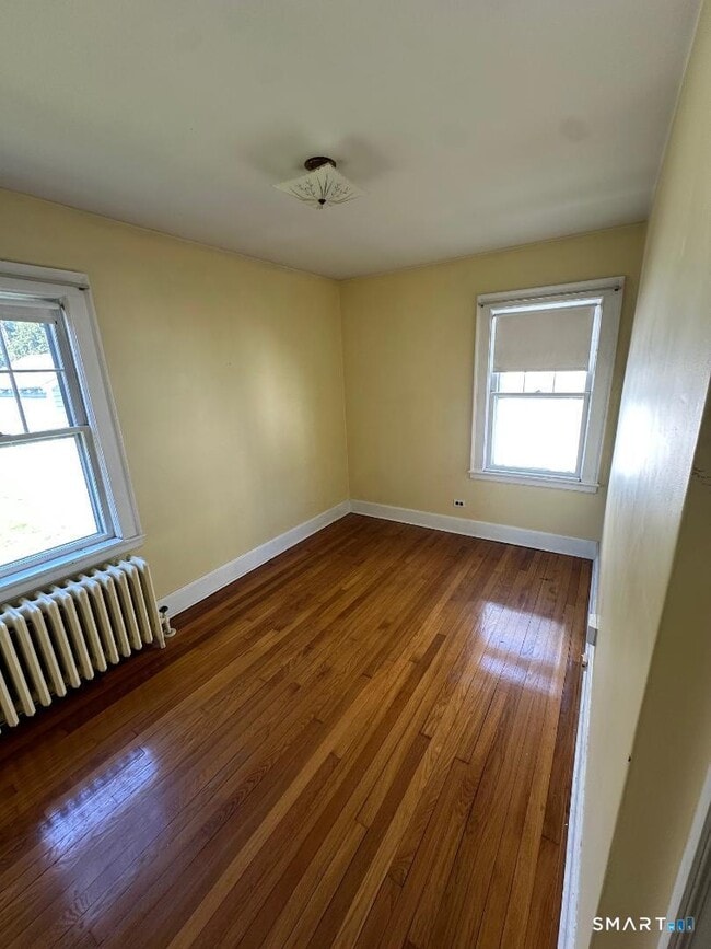 Building Photo - 28 Hobbie St