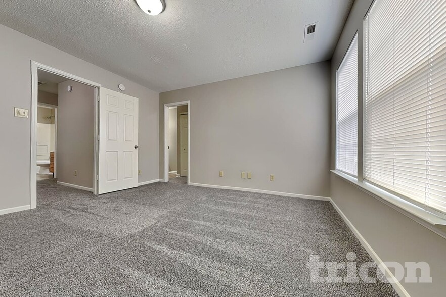 Building Photo - 14674 Fawn Hollow Ln