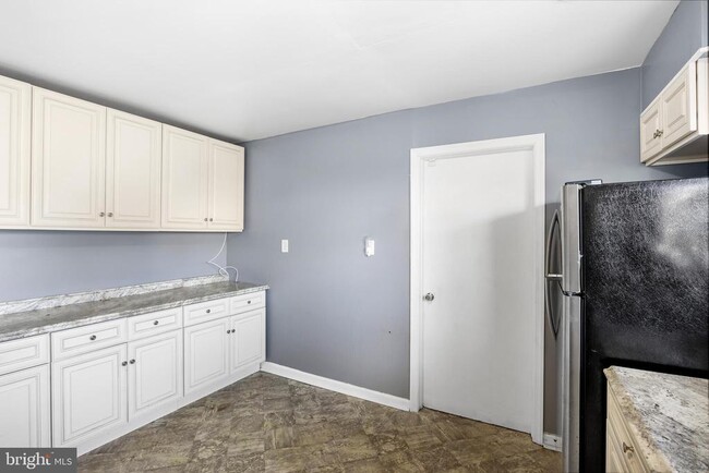 Building Photo - 15 Gallant Ln