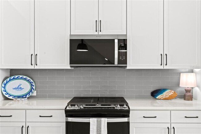 Building Photo - 114-121 21st St N