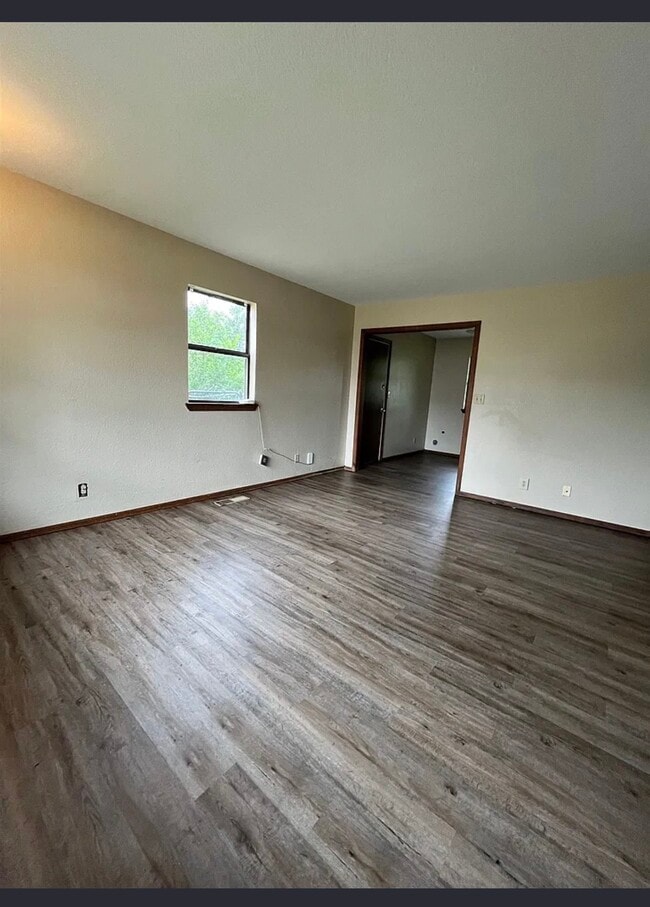 Building Photo - 1302 N 13th St