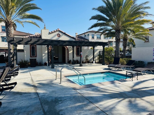 Building Photo - Experience Luxury Living With 4 Bedrooms o...