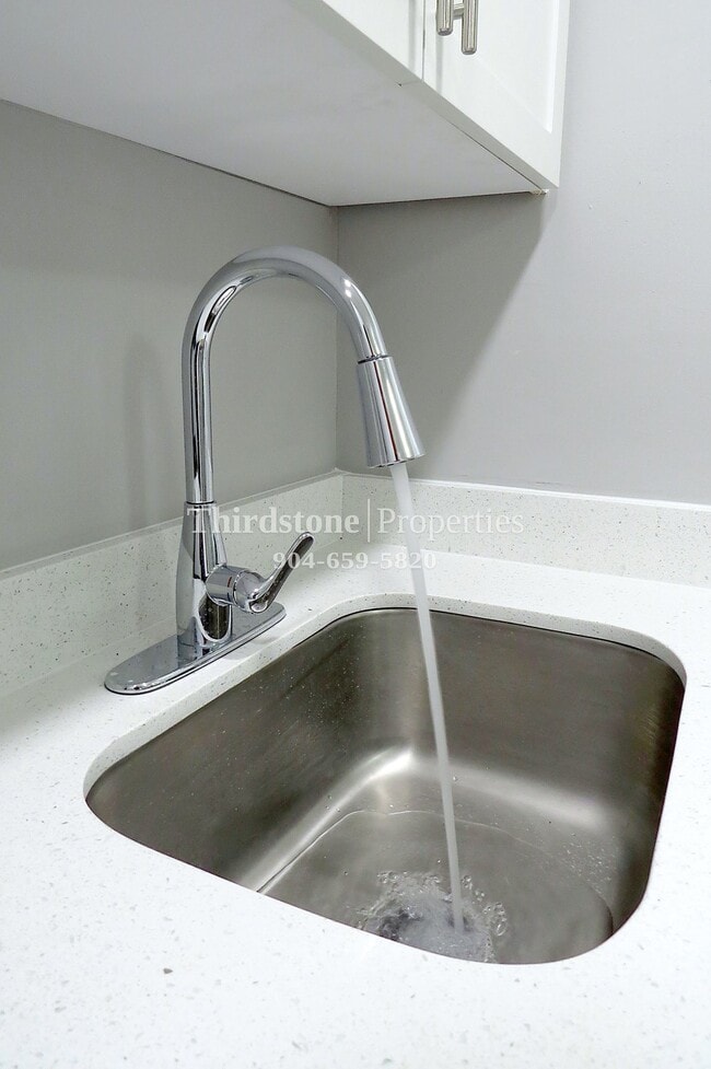 Building Photo - 9021 Castle Blvd