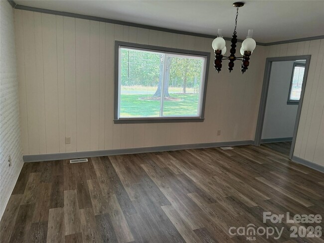 Building Photo - 3215 Waxhaw Hwy