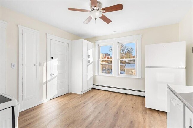 Building Photo - 2 Ann St