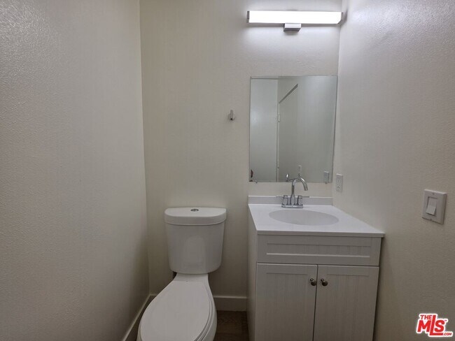 Building Photo - 1421 Greenfield Ave