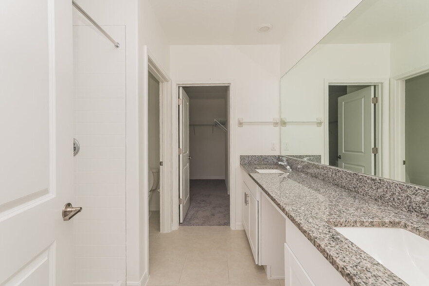 Building Photo - 17919 Blissful Stars Dr