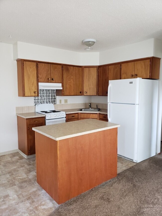 LINDEN COURT APARTMENTS 820 Linden Ave Lewiston ID 83501 Apartment