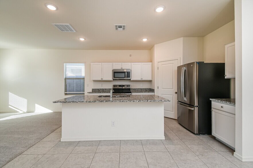 Building Photo - 4349 E Kolin Ln