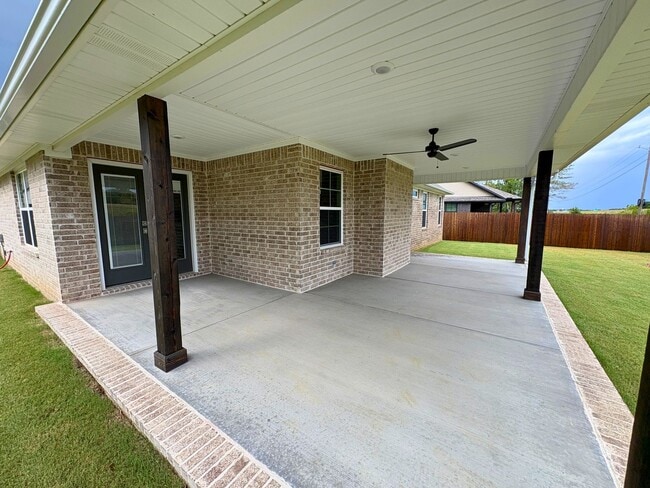 Building Photo - Newly Constructed 3bd/2ba Home!