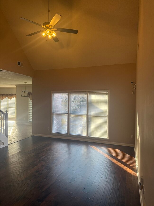 Building Photo - 455 Hunters Mill Cove