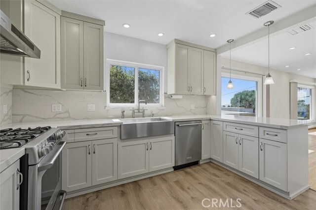 Building Photo - 3644 S Cabrillo Ave