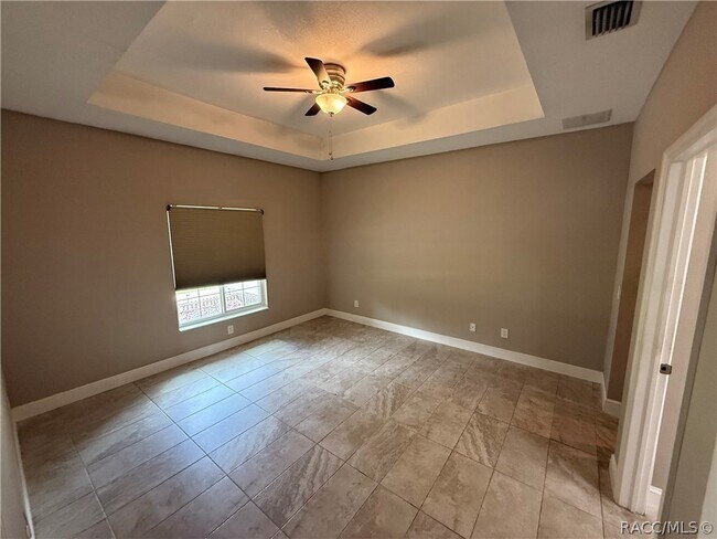 Building Photo - 3047 W Kirkwood Pl